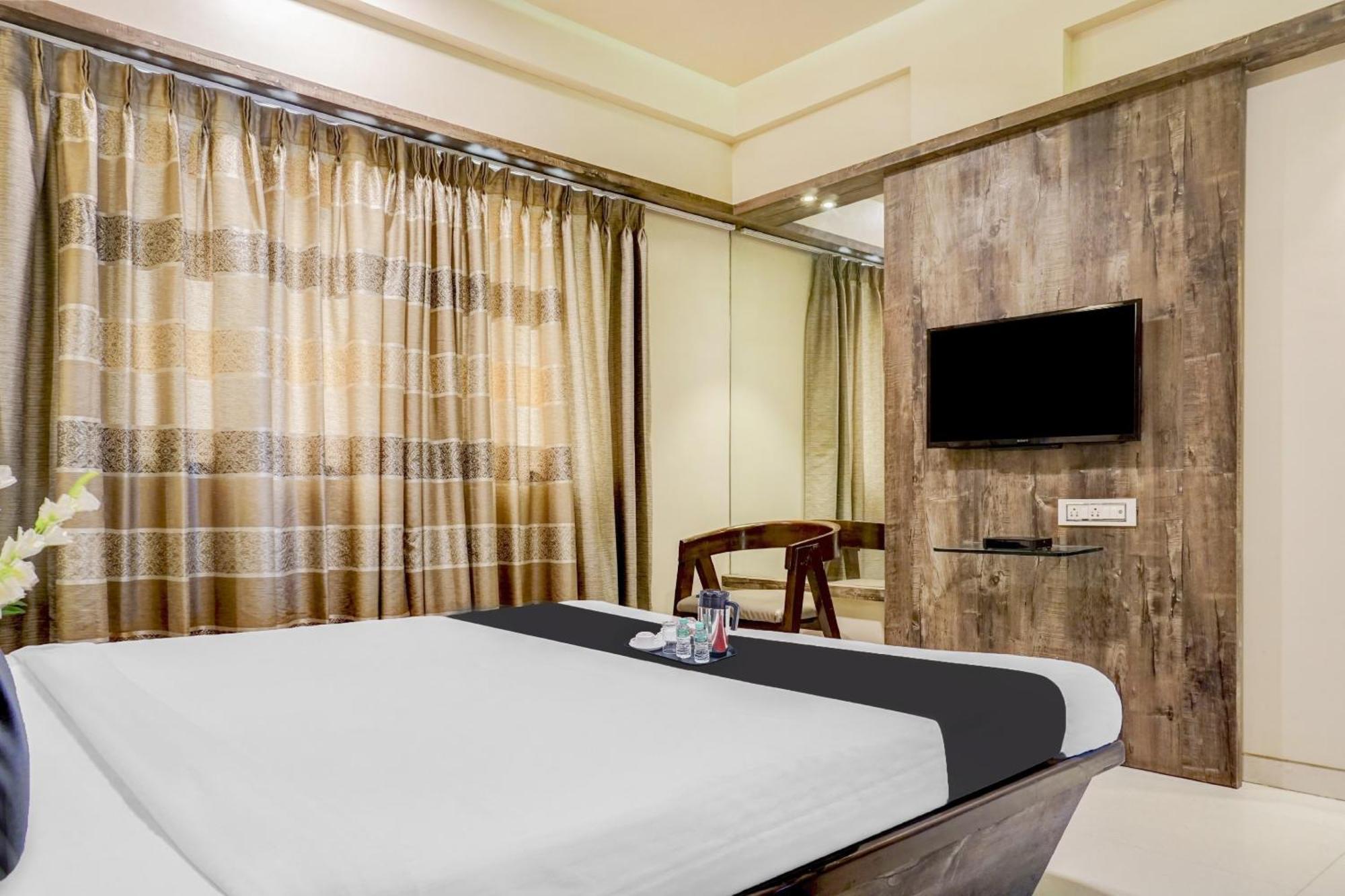 Townhouse Oak Regal Inn Near Sant Tukaram Nagar Metro Station Pimpri-Chinchwad Exterior photo