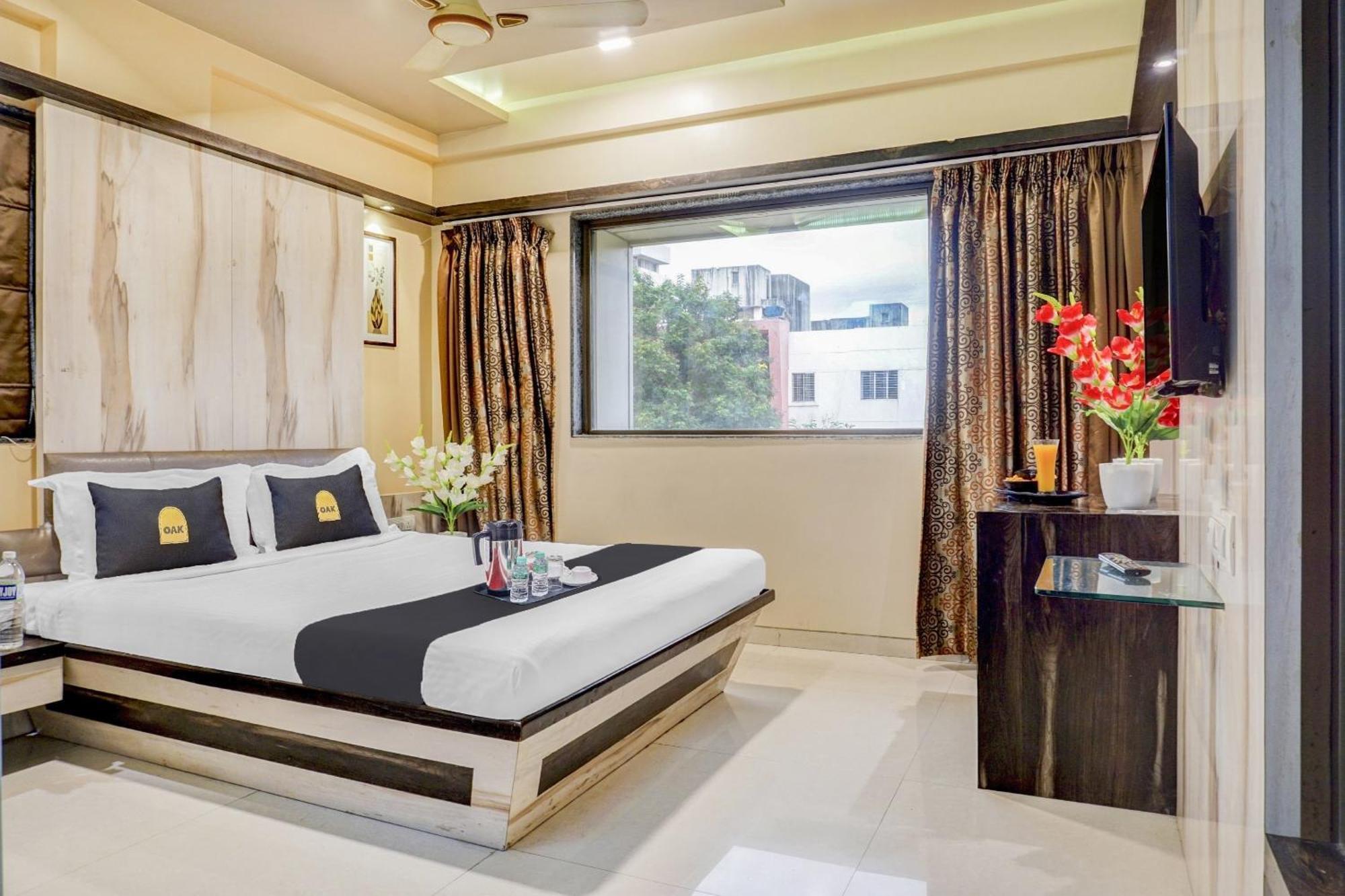 Townhouse Oak Regal Inn Near Sant Tukaram Nagar Metro Station Pimpri-Chinchwad Exterior photo